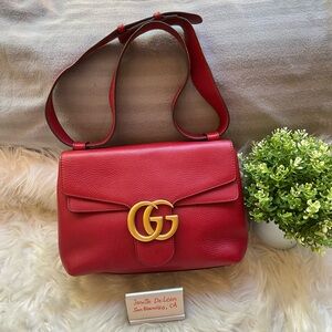 GUCCI
Red Pebbled Leather Marmont Medium Shoulder Bag